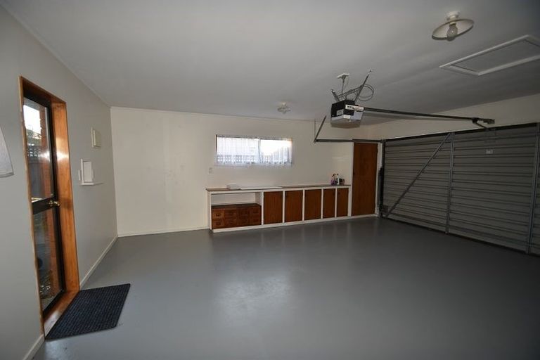 Photo of property in 2/118 Astley Avenue, New Lynn, Auckland, 0600