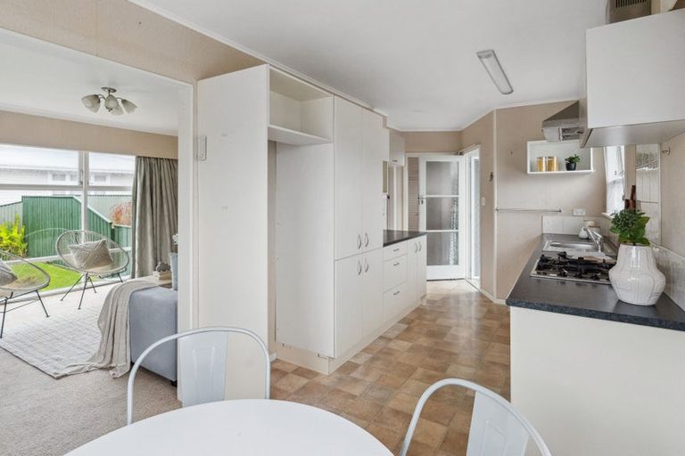 Photo of property in 634 Queen Street East, Levin, 5510