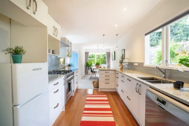 Photo of property in 1/72 Roseberry Avenue, Birkenhead, Auckland, 0626