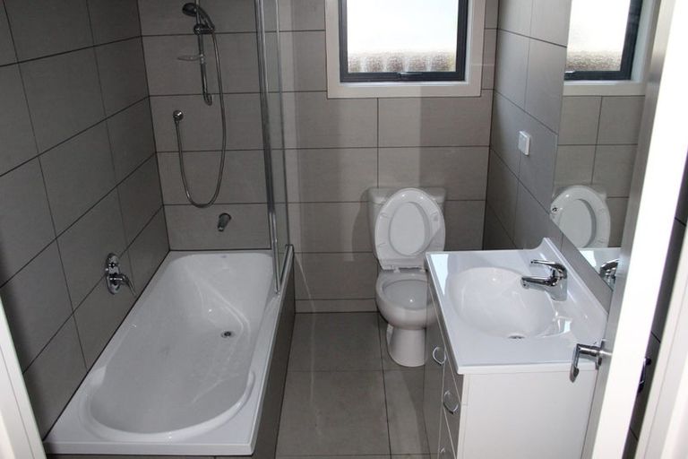 Photo of property in 197 Edmonton Road, Te Atatu South, Auckland, 0610