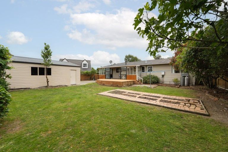Photo of property in 12 Humphries Place, Awapuni, Palmerston North, 4412