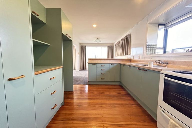 Photo of property in 64 Oriana Crescent, Hornby, Christchurch, 8042