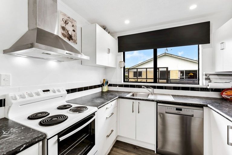 Photo of property in 1/25a Ward Street, Trentham, Upper Hutt, 5018