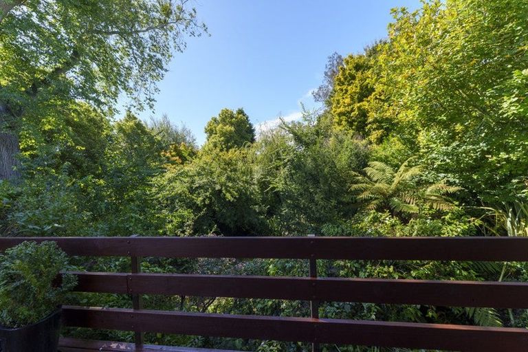 Photo of property in 85 Avonhead Road, Avonhead, Christchurch, 8042