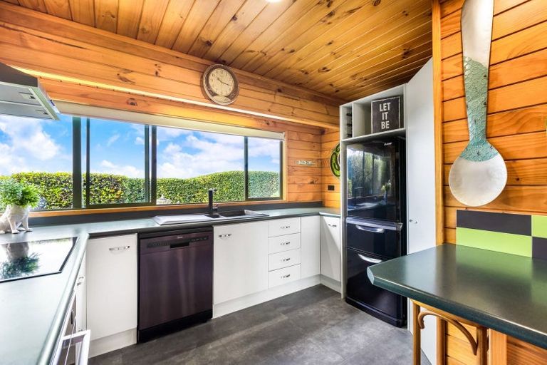 Photo of property in 49 Shelly Beach Road, Shelly Beach, Helensville, 0874