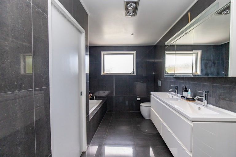 Photo of property in 180c Dimmock Road, Waitakaruru, Pokeno, 2471