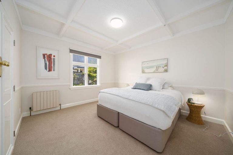 Photo of property in 29 Seaview Road, Paremata, Porirua, 5024