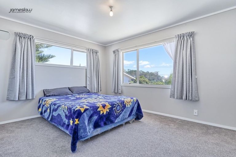Photo of property in 46 Farquhar Road, Glendene, Auckland, 0602