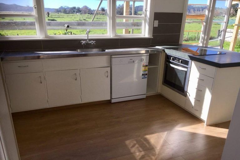 Photo of property in 212 Parkhurst Road, Parakai, 0830