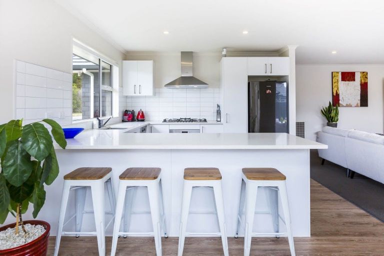 Photo of property in 24 Gallipoli Road, Trentham, Upper Hutt, 5018