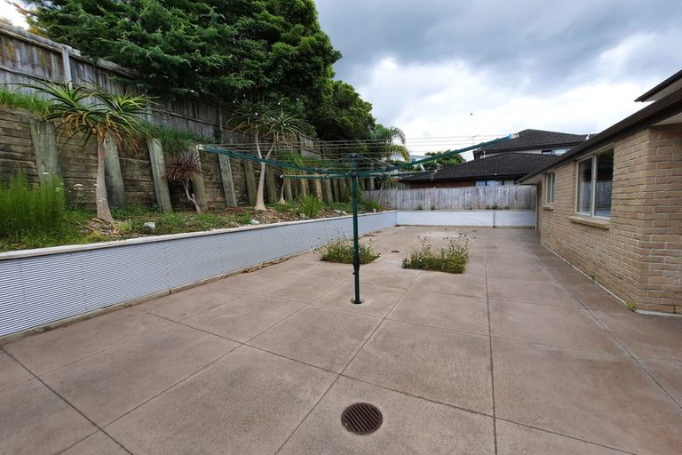 Photo of property in 10 Newbury Place, Schnapper Rock, Auckland, 0632