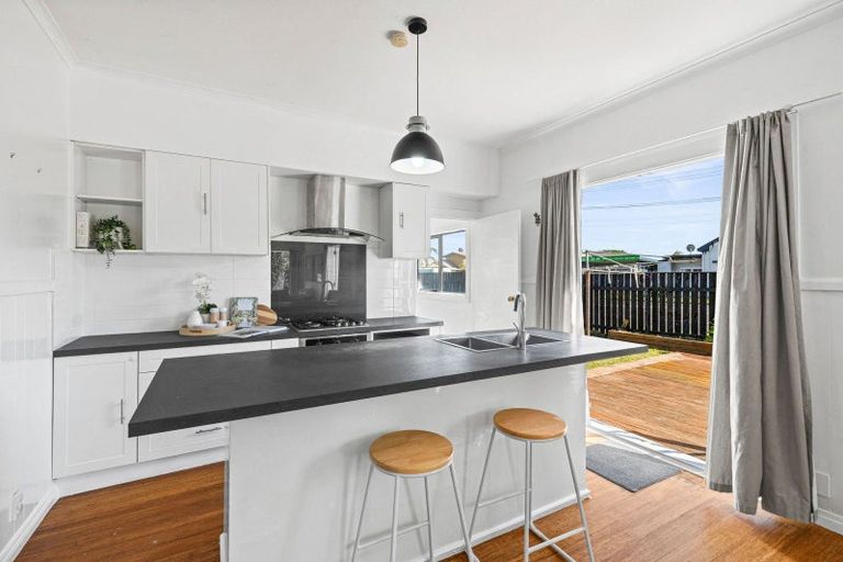 Photo of property in 11 Dustin Street, Gonville, Whanganui, 4501