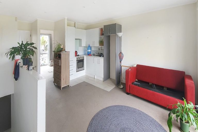 Photo of property in 9/15 Bishop Lenihan Place, East Tamaki, Auckland, 2013