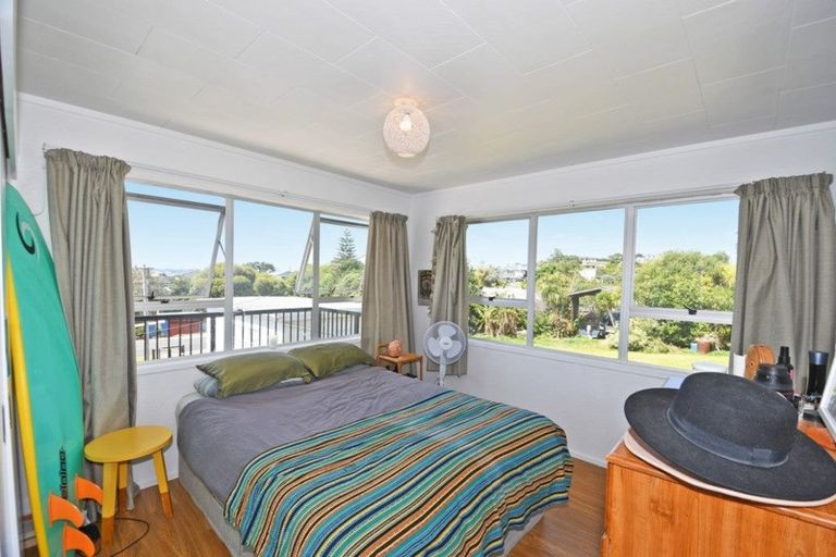 Photo of property in 44 Hauraki Road, Leigh, Warkworth, 0985