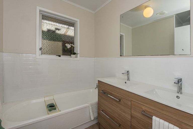 Photo of property in 43 Paramount Parade, Tikipunga, Whangarei, 0112