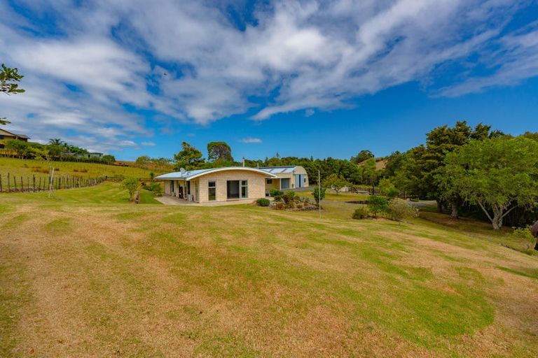 Photo of property in 14b Wairere Road, Waitakere, Henderson, 0782