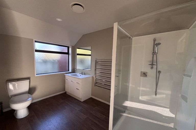Photo of property in 4 Regalwood Close, Parklands, Christchurch, 8083