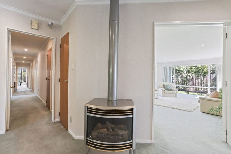 Photo of property in 4 Wardour Mews, Avonhead, Christchurch, 8042