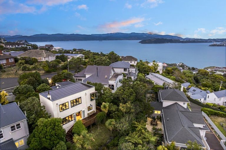 Photo of property in 7 Himalaya Crescent, Khandallah, Wellington, 6035