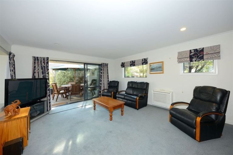 Photo of property in 219 Mairehau Road, Burwood, Christchurch, 8083