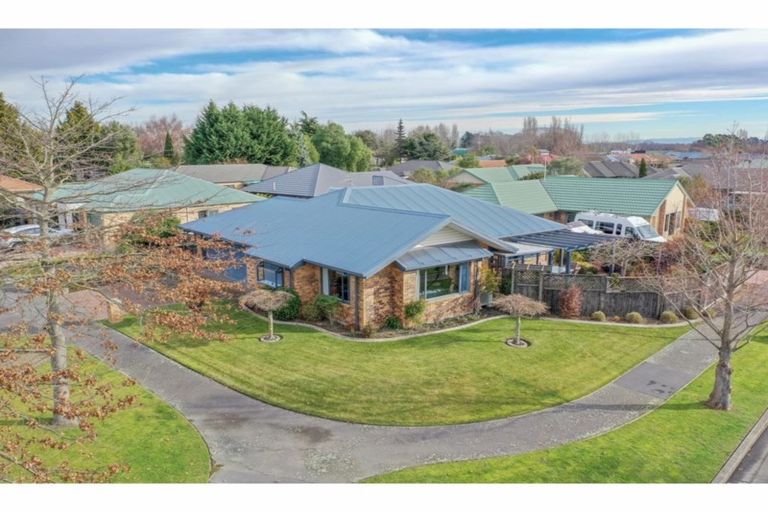 Photo of property in 16 Riegler Place, Belfast, Christchurch, 8051