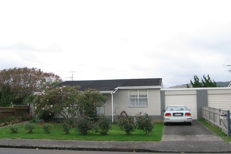 Photo of property in 1a Walton Avenue, Waikanae, 5036