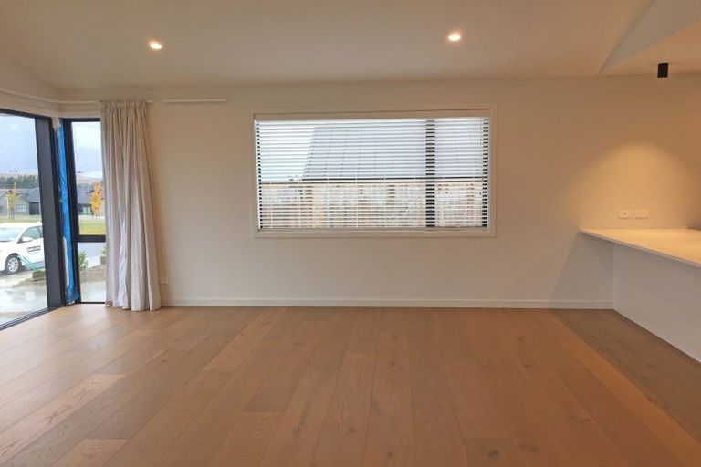 Photo of property in 18 Robrosa Street, Wanaka, 9305