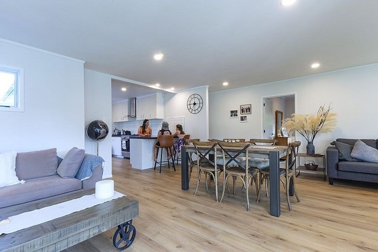 Photo of property in 4 Bethells Road, Waitakere, Auckland, 0816