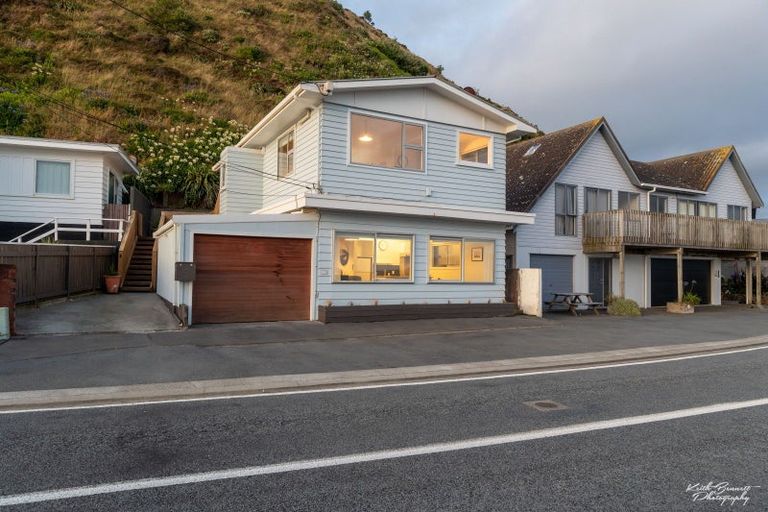Photo of property in 144 Owhiro Bay Parade, Owhiro Bay, Wellington, 6023