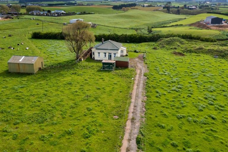 Photo of property in 41 County Drive, Hawera, 4610