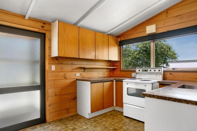 Photo of property in 1/11 Ingle Avenue, Waipahihi, Taupo, 3330