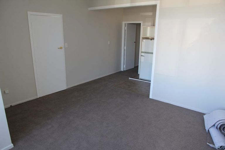 Photo of property in 108 Onepu Road, Lyall Bay, Wellington, 6022