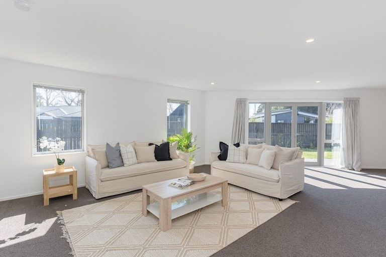 Photo of property in 37 Dunlops Crescent, Bottle Lake, Christchurch, 8083