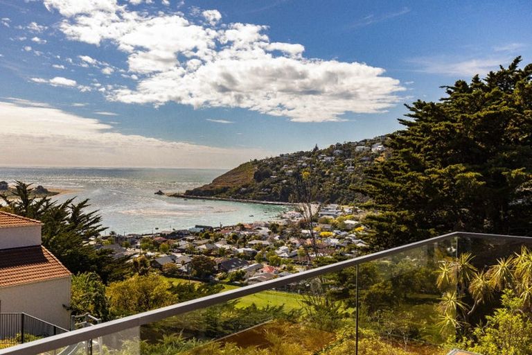 Photo of property in 63 Moncks Spur Road, Redcliffs, Christchurch, 8081