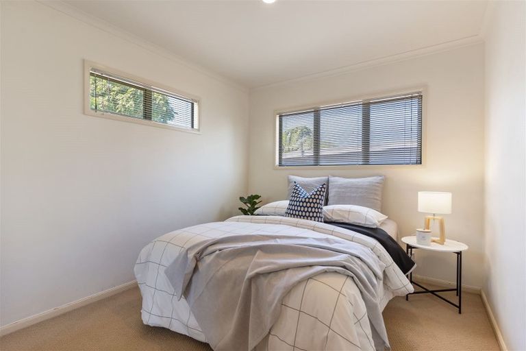 Photo of property in 35 Tindalls Bay Road, Tindalls Beach, Whangaparaoa, 0930