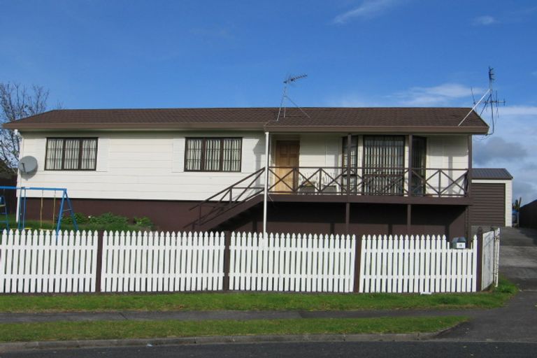 Photo of property in 4 Kirklow Place, Goodwood Heights, Auckland, 2105