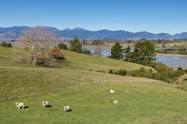 Photo of property in 56 Mapua Drive, Mapua, Upper Moutere, 7173