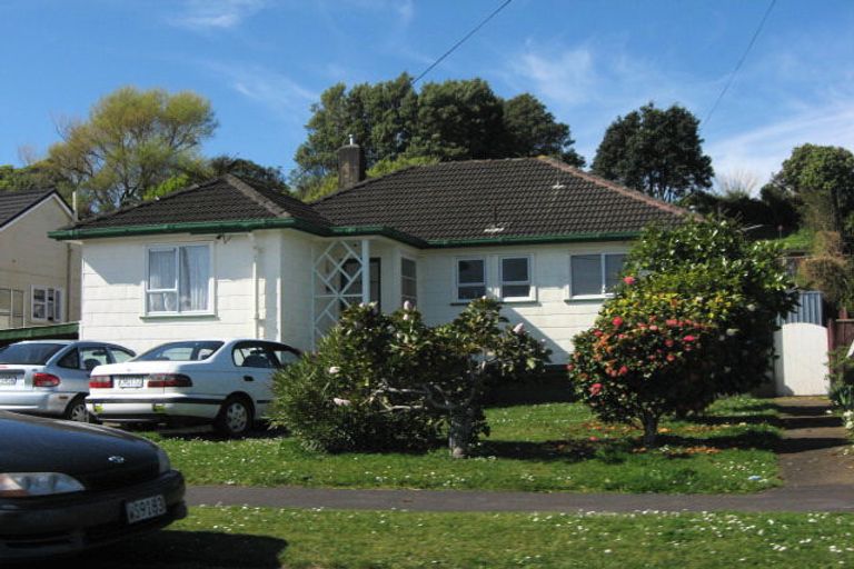 Photo of property in 11 Bideford Street, Brooklands, New Plymouth, 4310