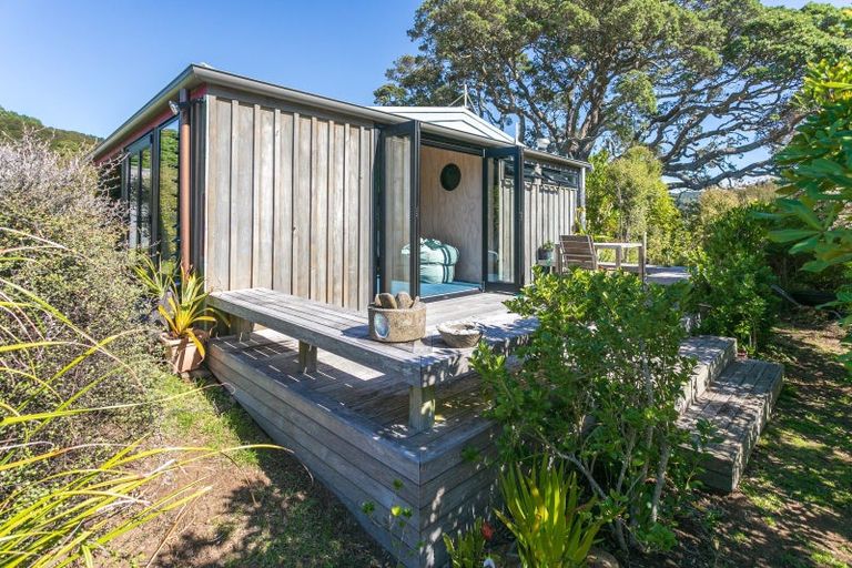 Photo of property in 7 Pye Place, Hot Water Beach, Whitianga, 3591
