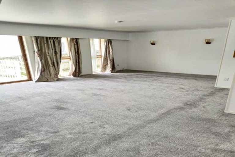 Photo of property in 1/40 Halberg Street, Glenfield, Auckland, 0629