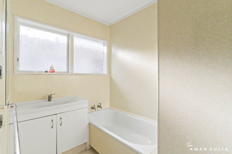 Photo of property in 1 Hill Crescent, Papakura, 2110