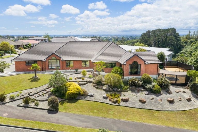 Photo of property in 54 Cashmere Drive, Fitzherbert, Palmerston North, 4410
