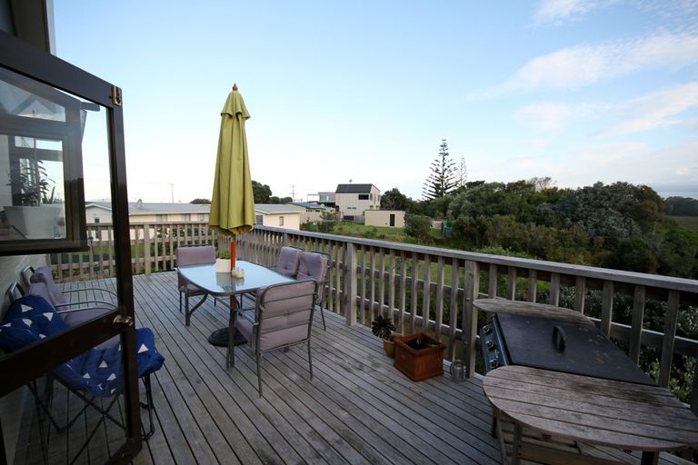 Photo of property in 266b Seaforth Road, Waihi Beach, 3611