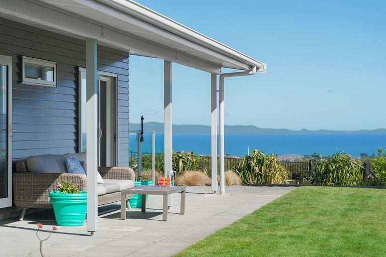 Photo of property in 5 Ocean Vista Lane, Paraparaumu, 5032