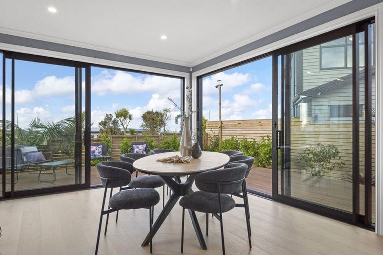 Photo of property in 2 Taku Close, Long Bay, Auckland, 0630