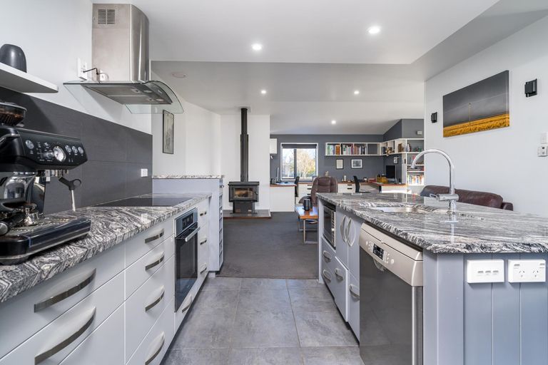 Photo of property in 16 Matukituki Crescent, Twizel, 7901