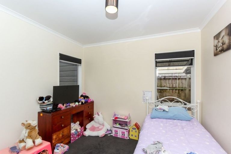 Photo of property in 7 Marchant Place, Westown, New Plymouth, 4310