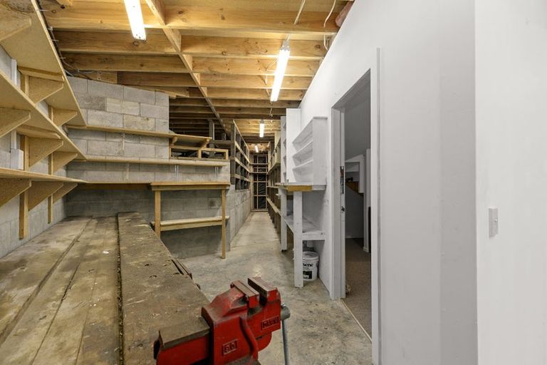 Photo of property in 233a Whites Line East, Waiwhetu, Lower Hutt, 5010