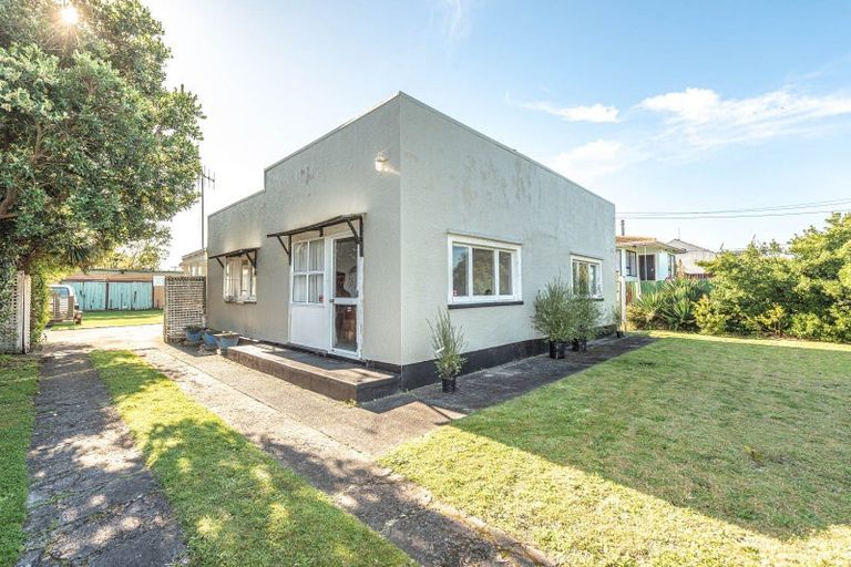 Photo of property in 40 Hood Street, Castlecliff, Whanganui, 4501