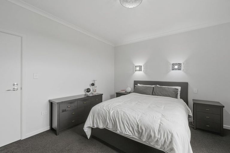 Photo of property in 176 Seaward Road, Edendale, 9825